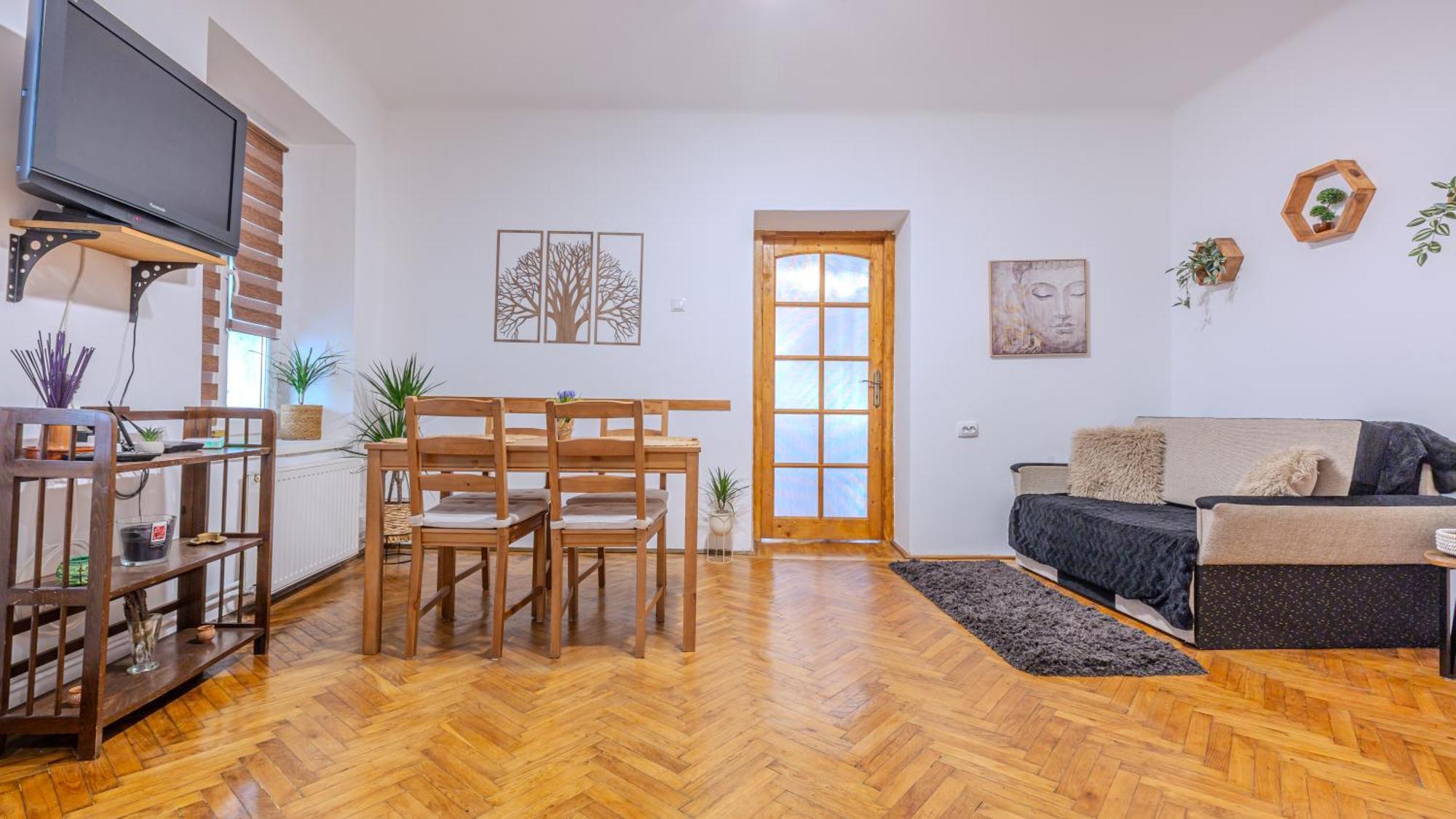 Tree House-Old Town Brasov Apartment Exterior photo