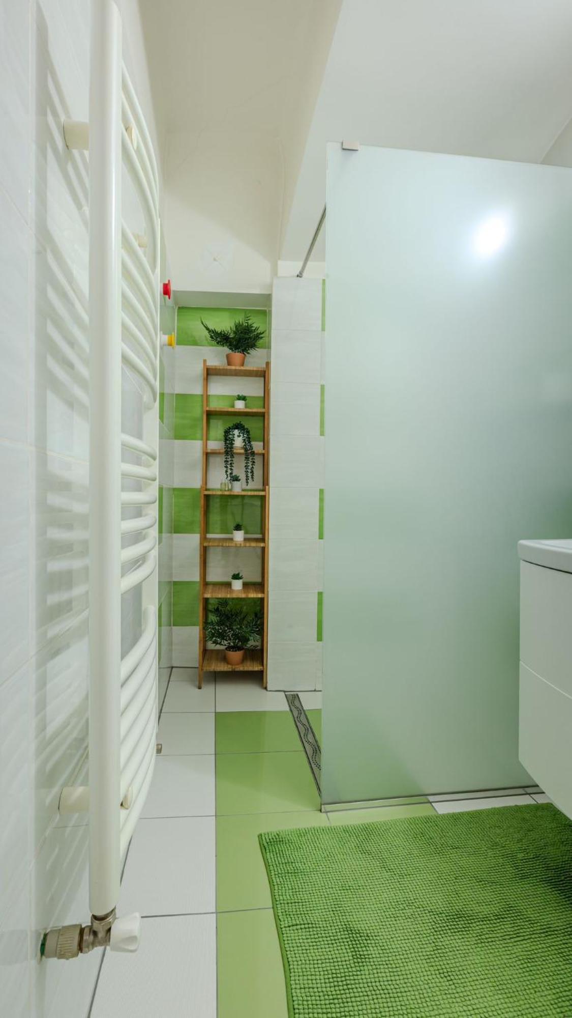Tree House-Old Town Brasov Apartment Exterior photo